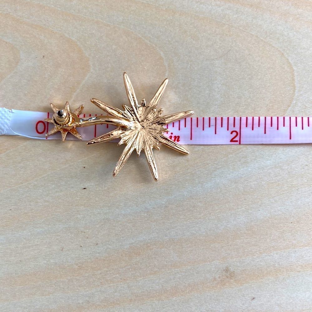 3/$25 Starburst Earring - Picture 5 of 6